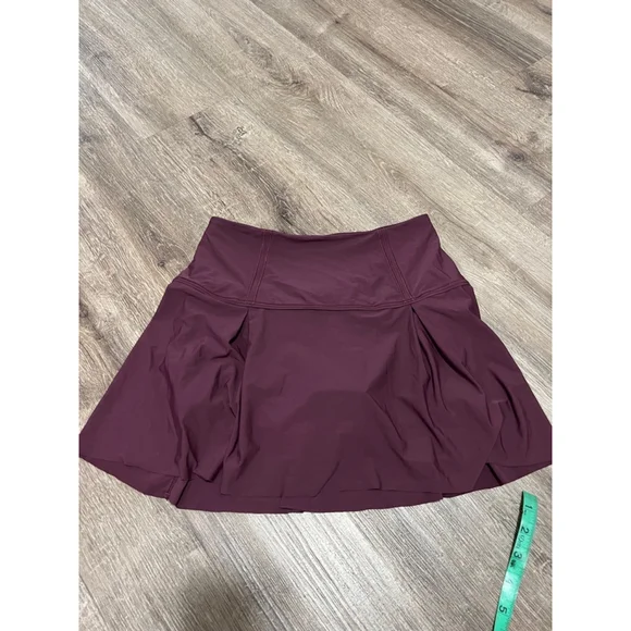 Women's Women's Lululemon Lost In Pace SkirtSize 4 Burgundy - Picture 3 of 6